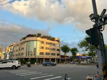 近德芳南路臨路孝親透天