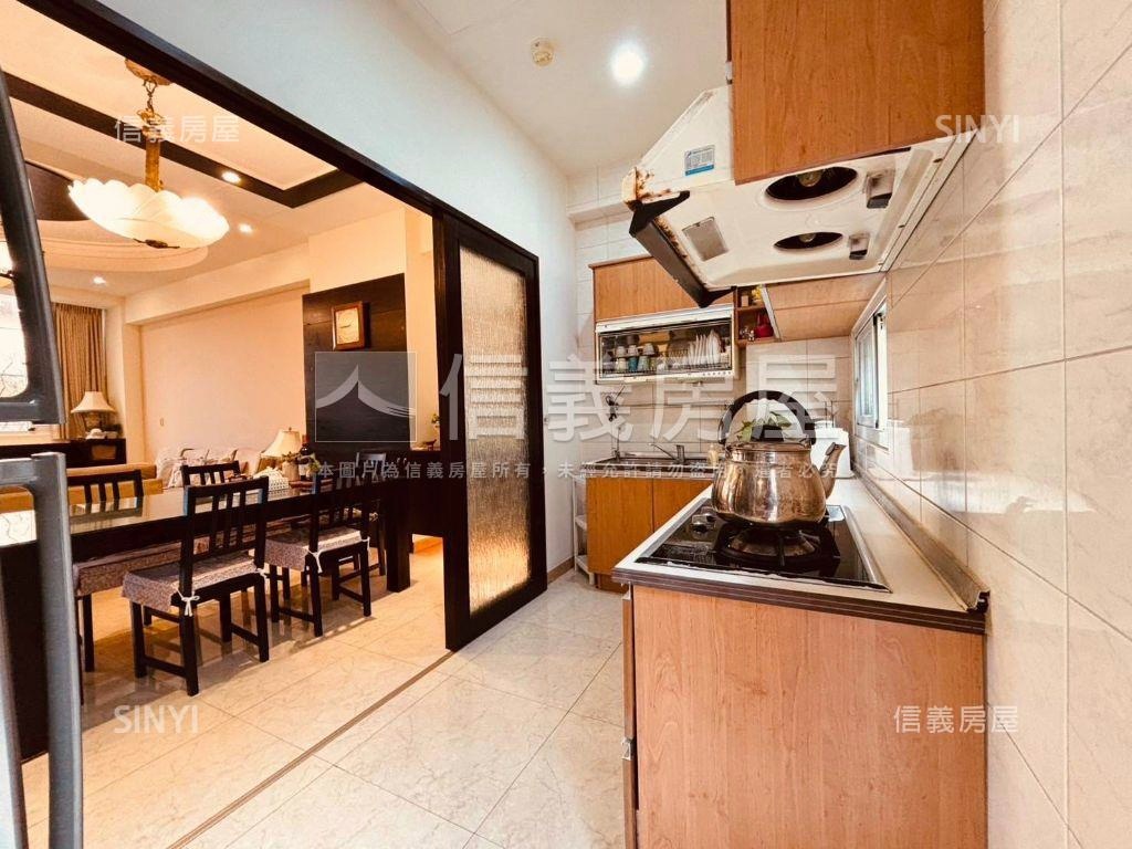 稀有社區型孝親房透天房屋室內格局與周邊環境