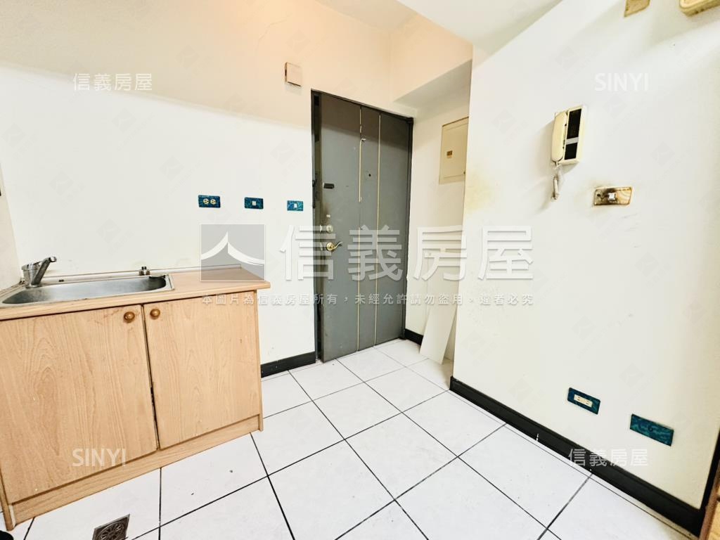 近中興大學高樓美視野套房房屋室內格局與周邊環境