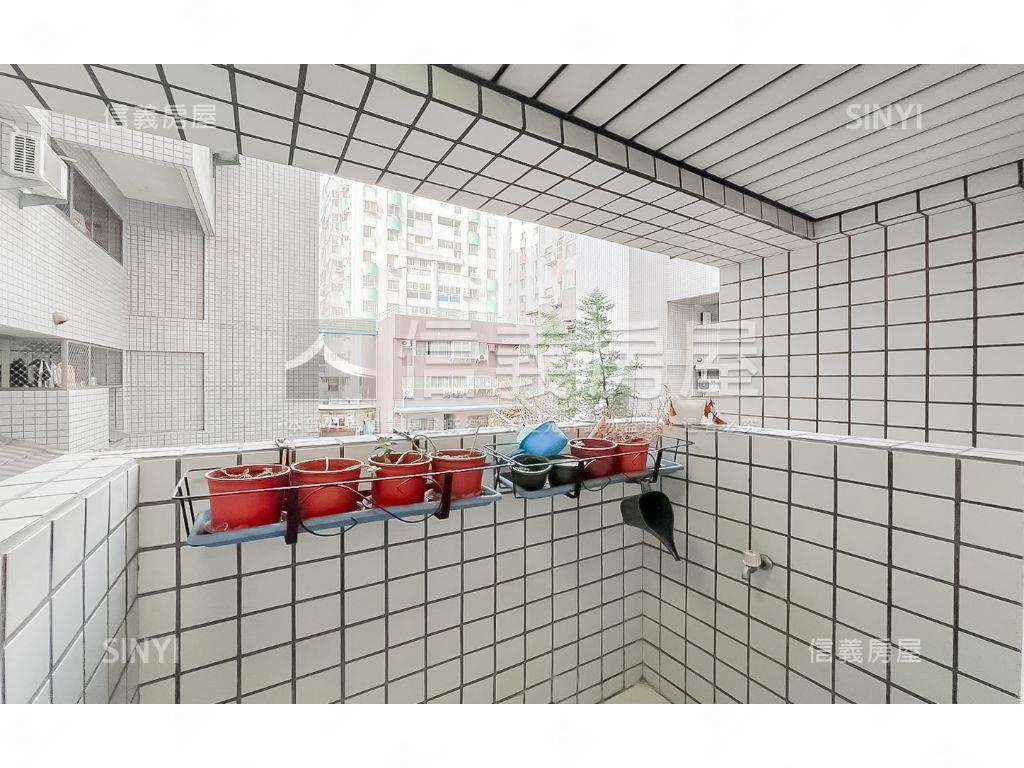 松竹商圈精華地段店住房屋室內格局與周邊環境