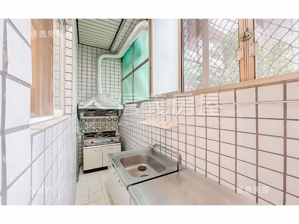 松竹商圈精華地段店住房屋室內格局與周邊環境