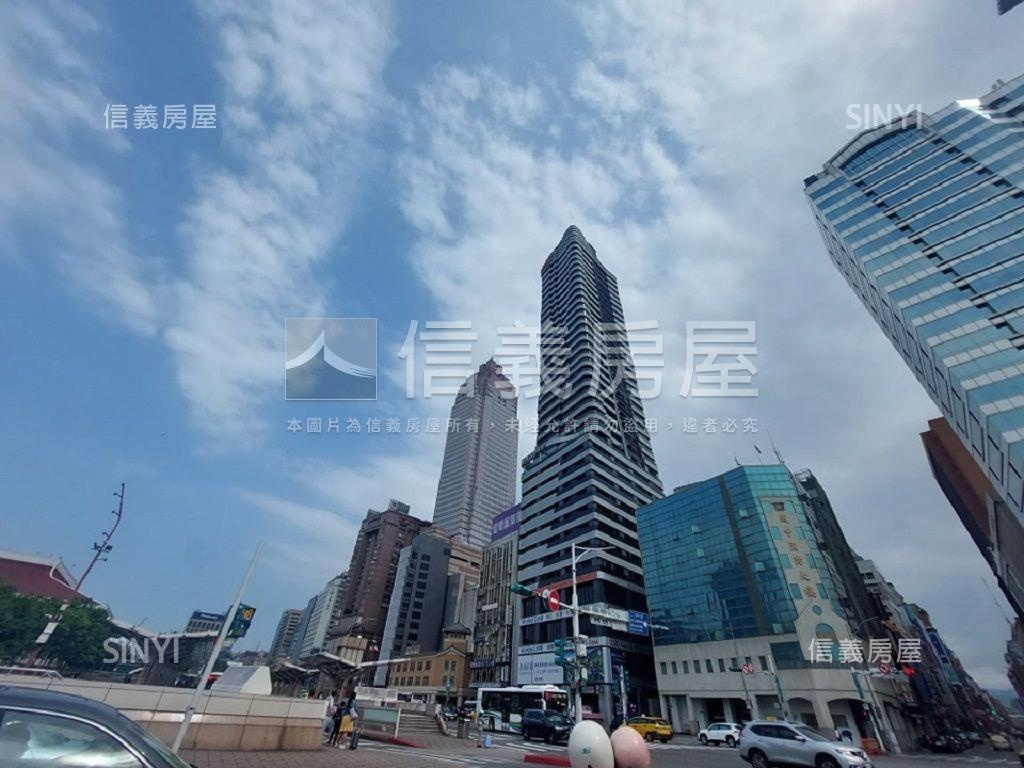 富比仕稀有車位房屋室內格局與周邊環境