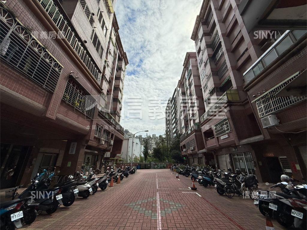 南區中山醫文心大鎮美三房房屋室內格局與周邊環境