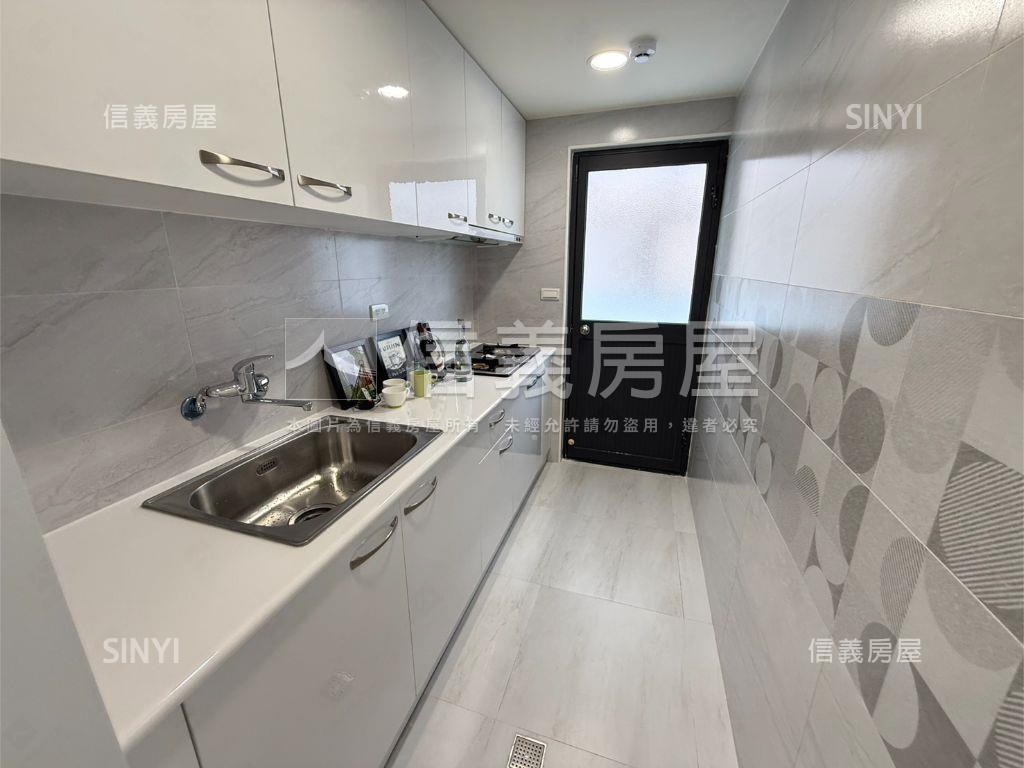 南區中山醫文心大鎮美三房房屋室內格局與周邊環境