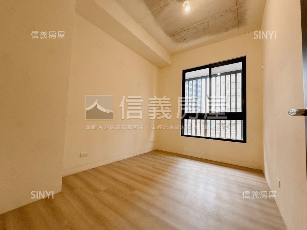 有謙４１期全新三房車位房屋室內格局與周邊環境