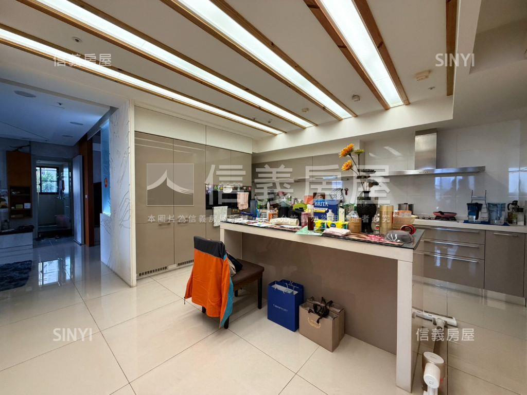 文華苑高樓層裝潢露台豪邸房屋室內格局與周邊環境