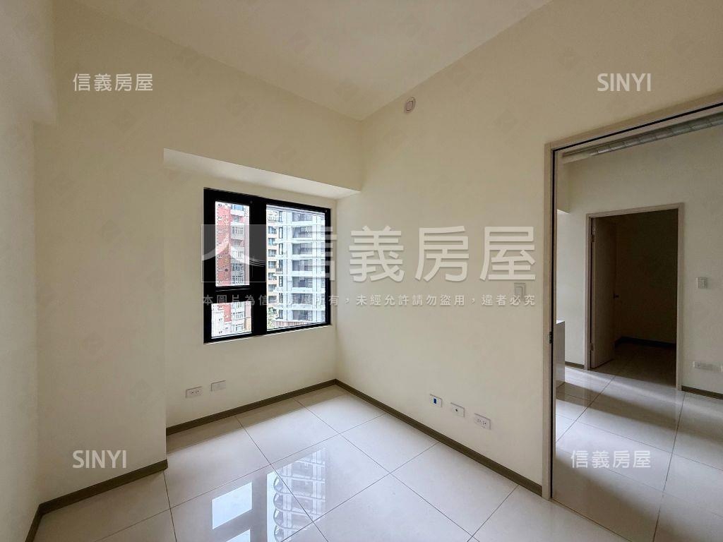 七期旁仰星殿兩房車位房屋室內格局與周邊環境