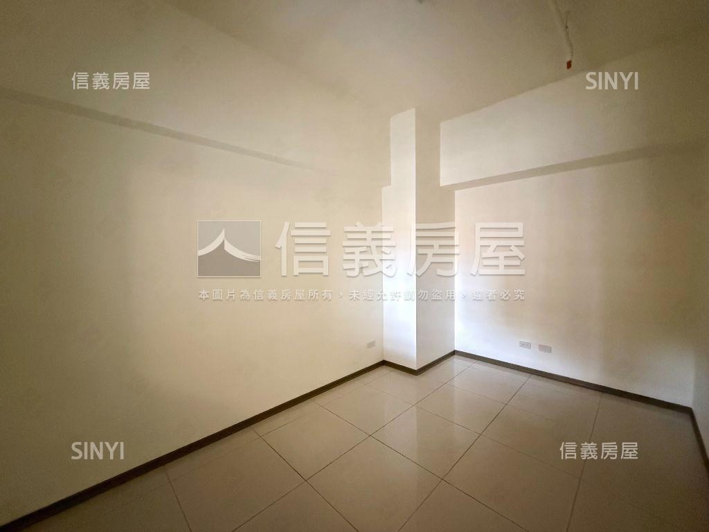 七期旁仰星殿兩房車位房屋室內格局與周邊環境