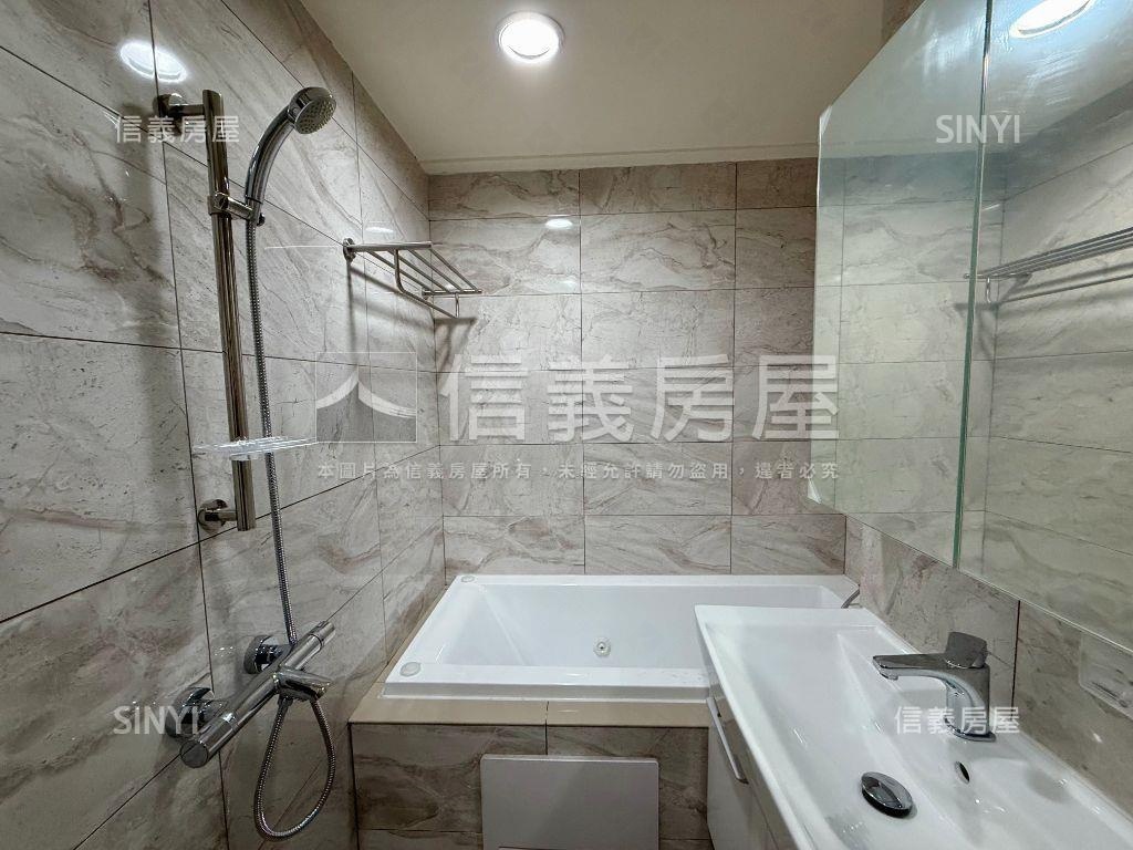 七期旁仰星殿兩房車位房屋室內格局與周邊環境