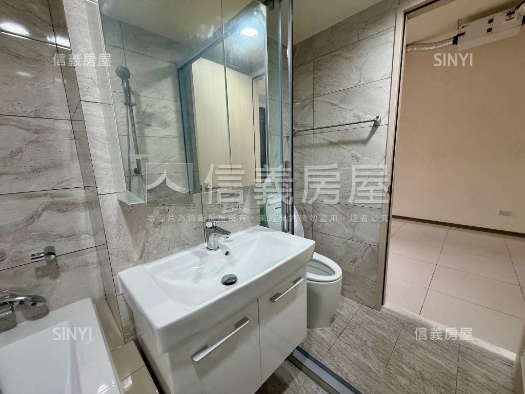 七期旁仰星殿兩房車位房屋室內格局與周邊環境