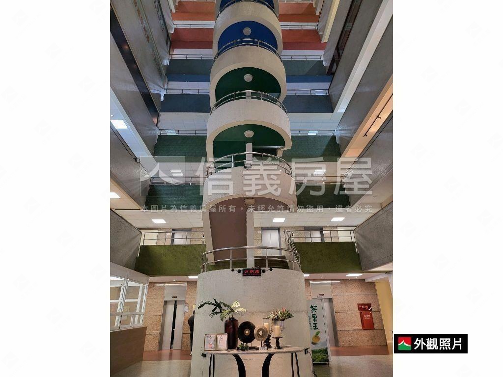 專任亞細亞高樓辦公附車位房屋室內格局與周邊環境