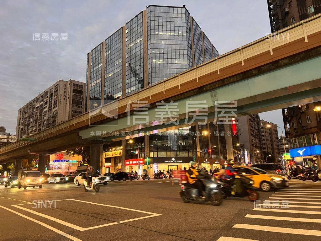 專任亞細亞高樓辦公附車位房屋室內格局與周邊環境