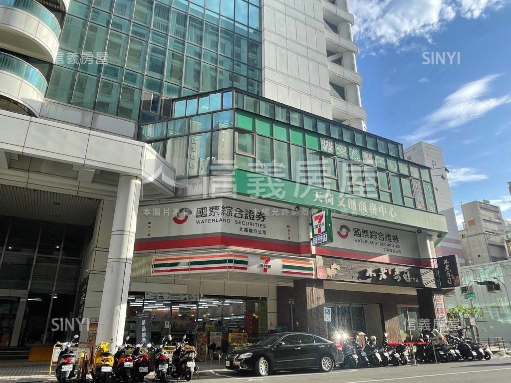 漢神巨蛋三角窗店面房屋室內格局與周邊環境