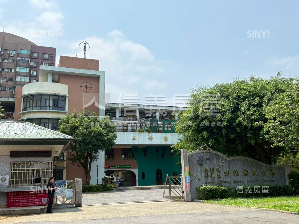 稀有四維國小旁三房車位房屋室內格局與周邊環境