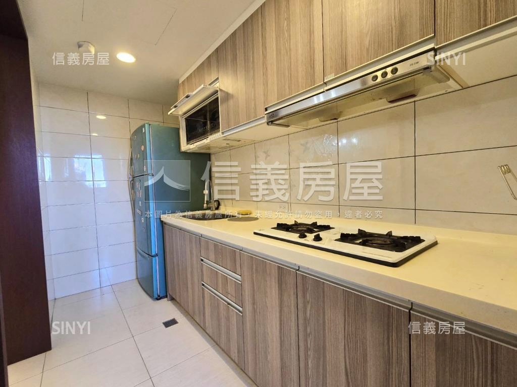 鼎藏璞麗成家方正三房車位房屋室內格局與周邊環境