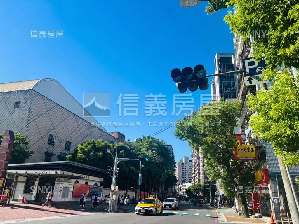 土城紅布朗花園三房車位房屋室內格局與周邊環境