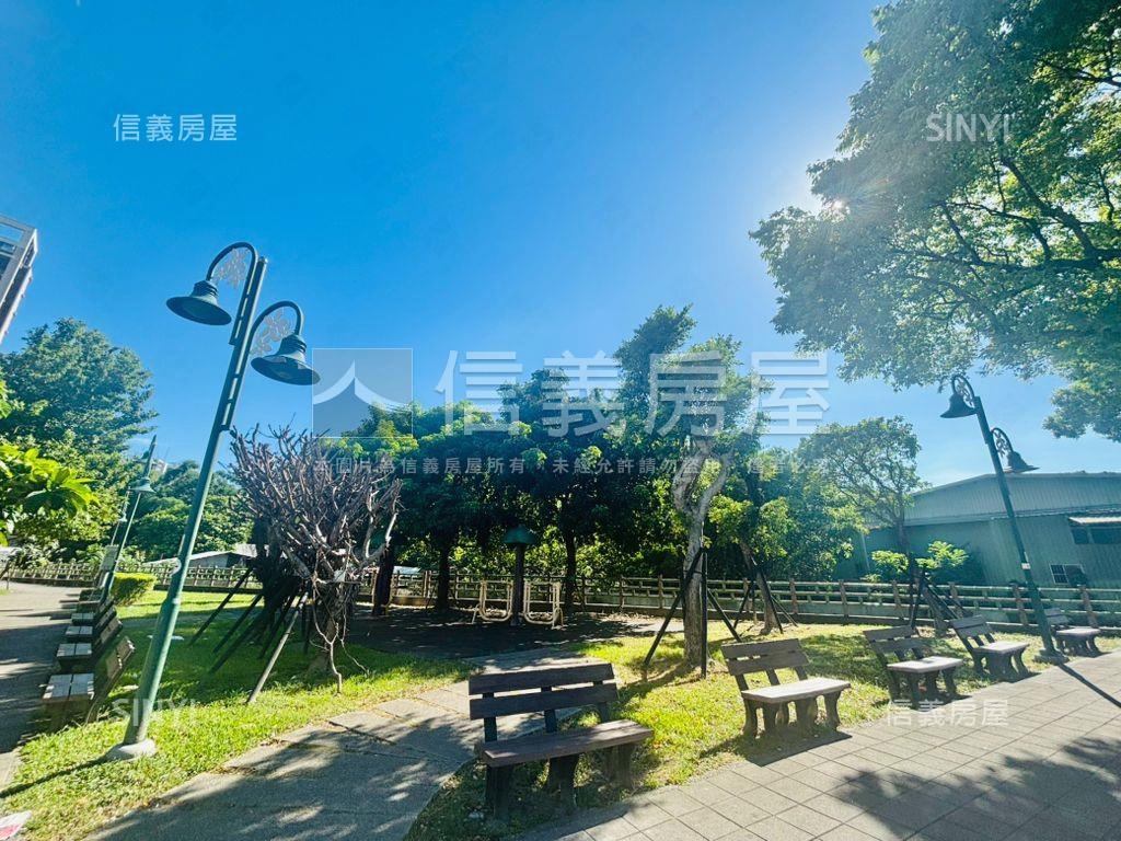 土城紅布朗花園三房車位房屋室內格局與周邊環境
