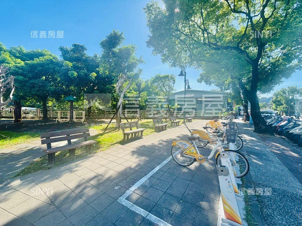 土城紅布朗花園三房車位房屋室內格局與周邊環境