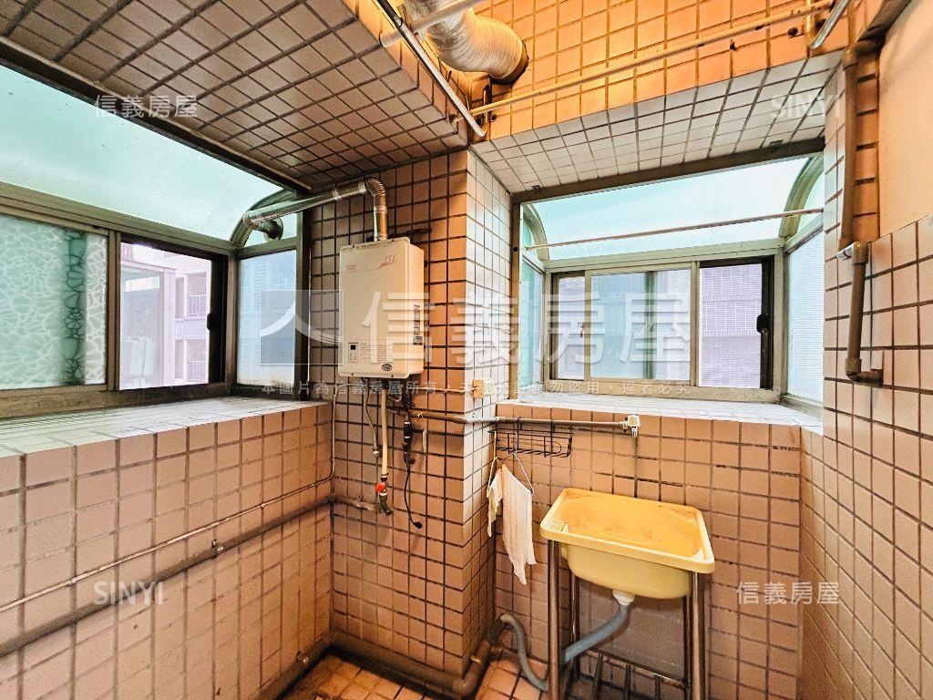 【專任】近台北橋方正二房房屋室內格局與周邊環境