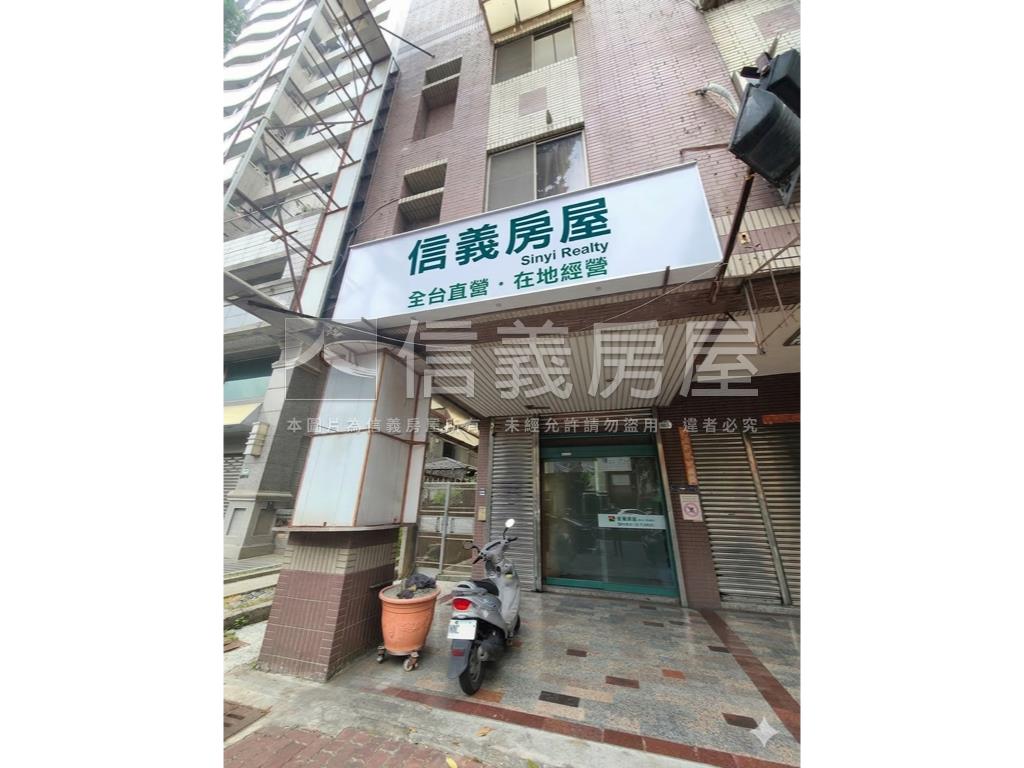河堤商圈正三樓金店附車位房屋室內格局與周邊環境