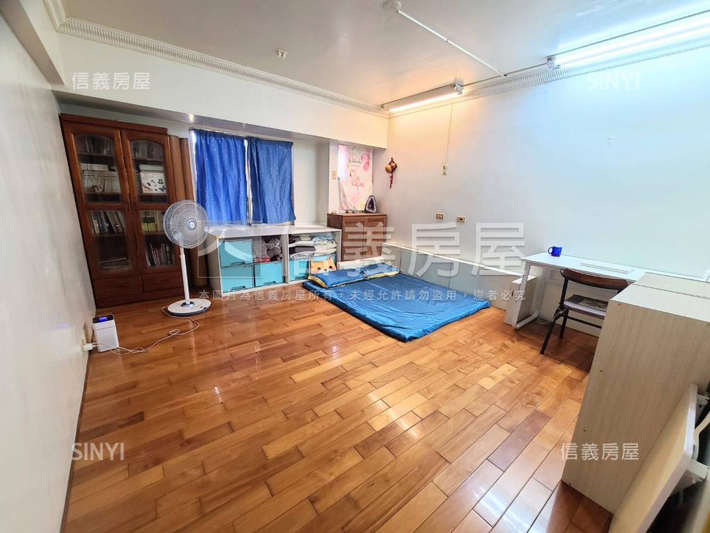 河堤商圈正三樓金店附車位房屋室內格局與周邊環境