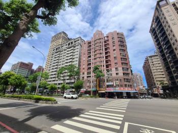 河堤商圈正三樓金店附車位