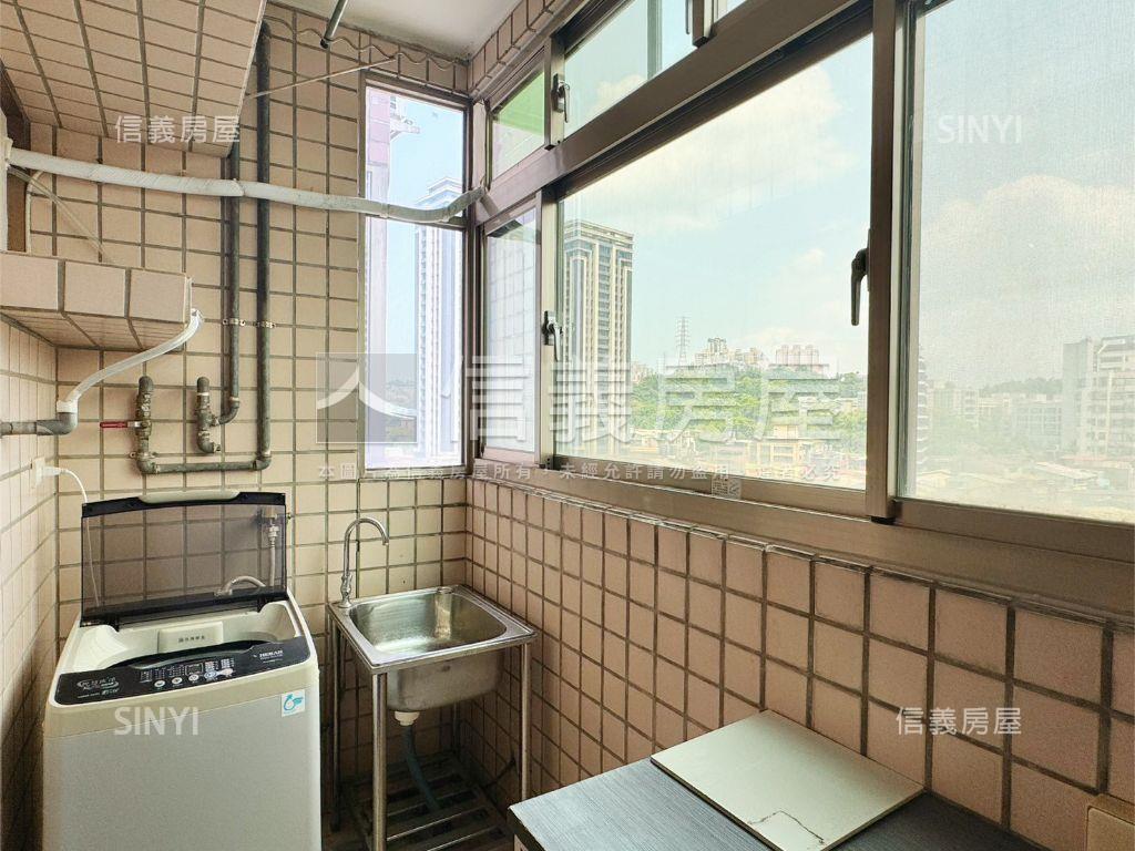 花開並蒂捷運套房房屋室內格局與周邊環境