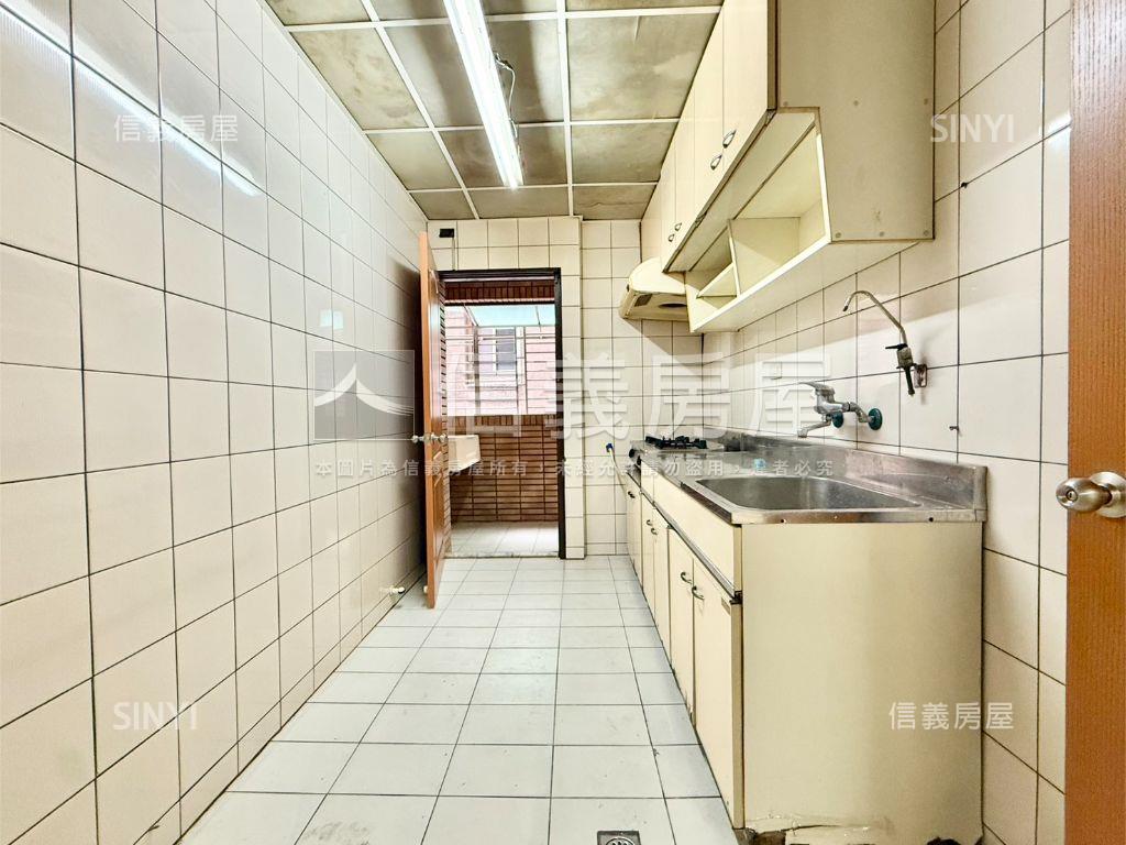 老松富邑三樓美華廈房屋室內格局與周邊環境