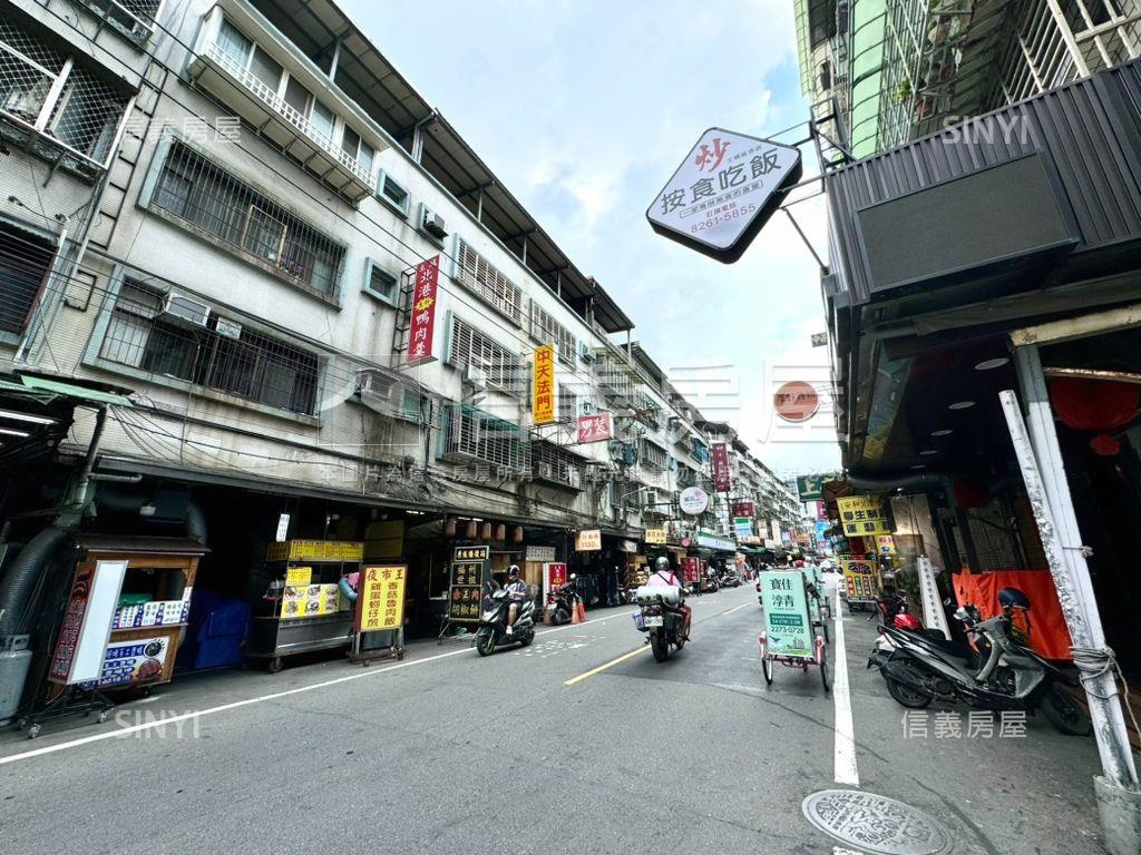 稀有電梯頂加４房車位房屋室內格局與周邊環境