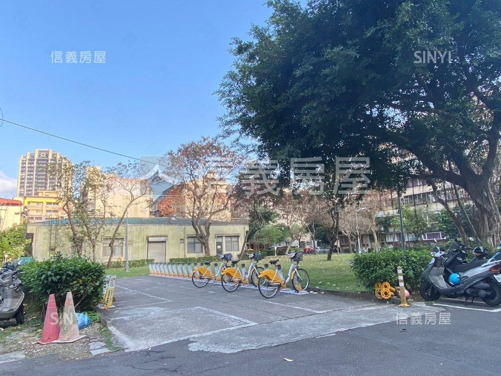 文德美妝邊間採光一樓房屋室內格局與周邊環境