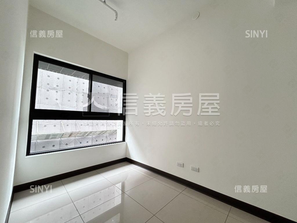 甲山林帝景３房車位房屋室內格局與周邊環境