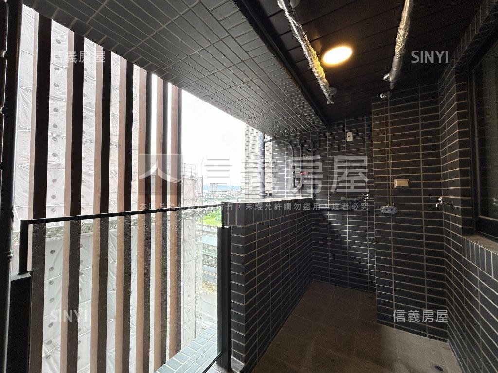甲山林帝景３房車位房屋室內格局與周邊環境