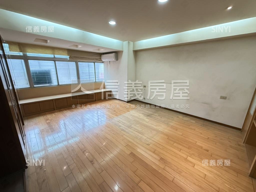 學園靜巷電梯三房房屋室內格局與周邊環境