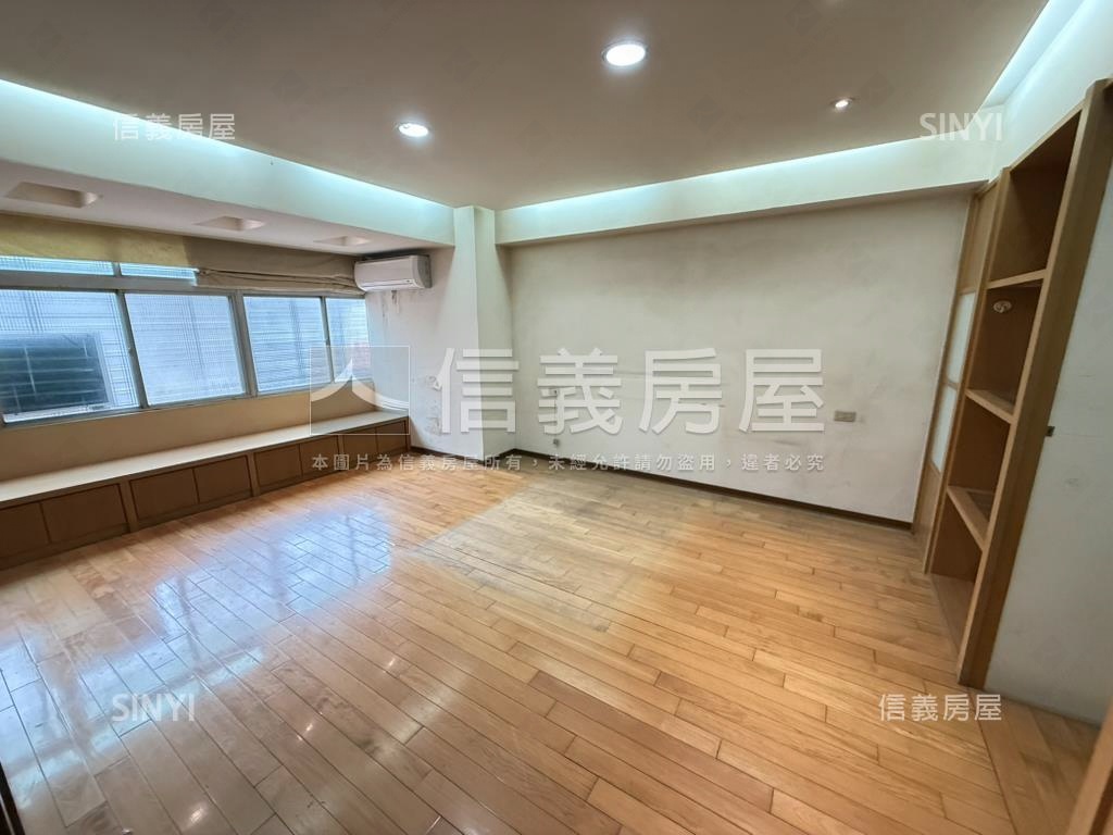 學園靜巷電梯三房房屋室內格局與周邊環境