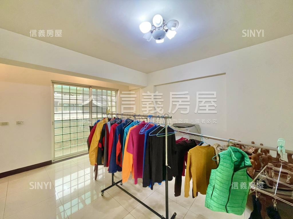 價可談電梯透天近捷運房屋室內格局與周邊環境