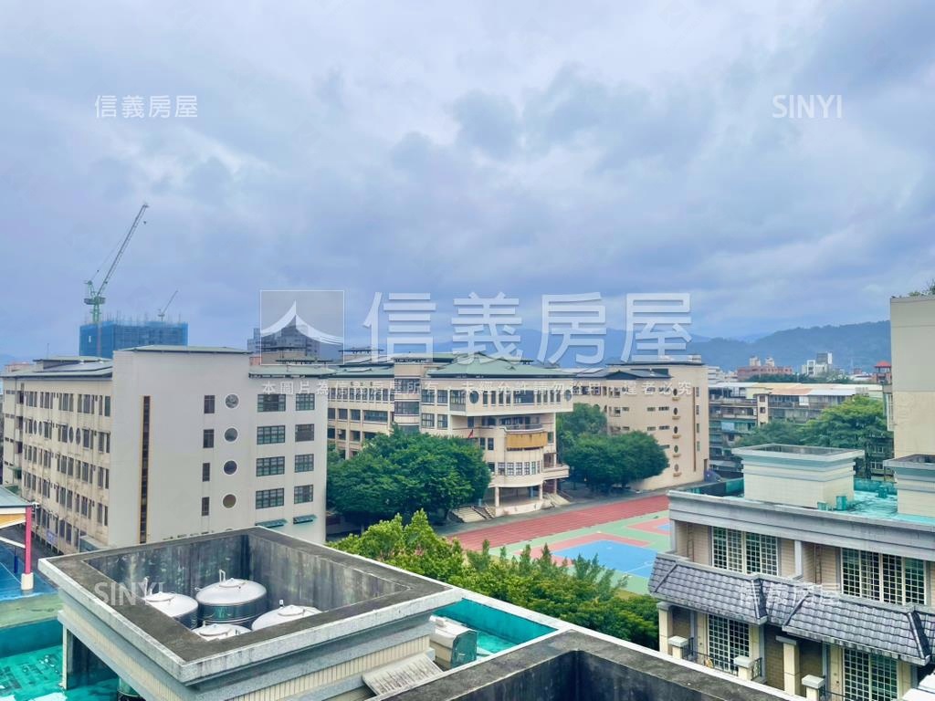 價可談電梯透天近捷運房屋室內格局與周邊環境
