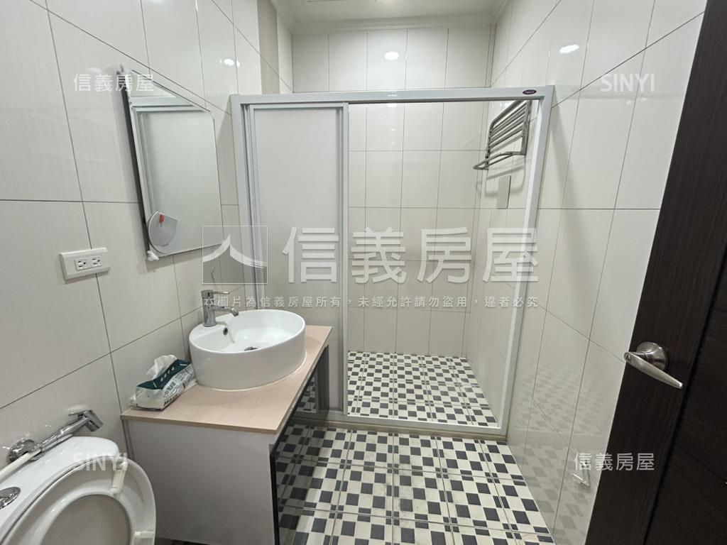 良美町精美露臺戶套房房屋室內格局與周邊環境