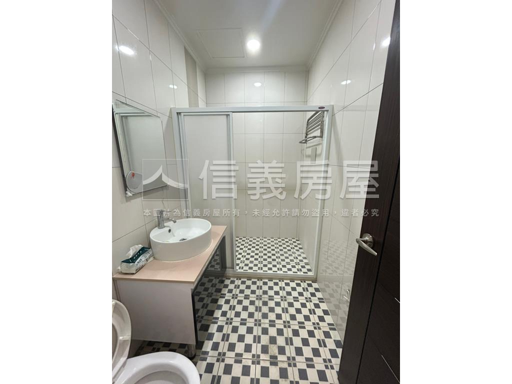 良美町精美露臺戶套房房屋室內格局與周邊環境