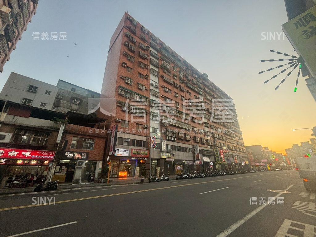 三重國小龍門商圈電梯車位房屋室內格局與周邊環境