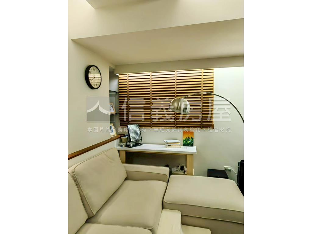 稀有高樓層露臺夢想樓中樓房屋室內格局與周邊環境
