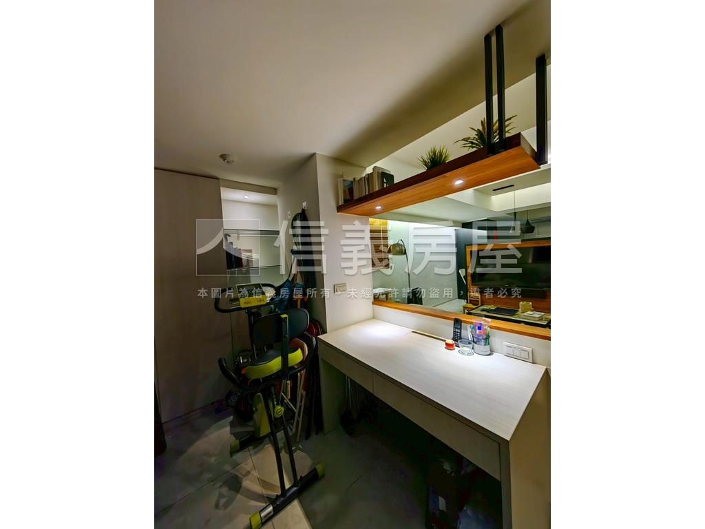 稀有高樓層露臺夢想樓中樓房屋室內格局與周邊環境