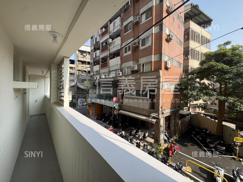 １＋２樓逢甲商圈大店面房屋室內格局與周邊環境