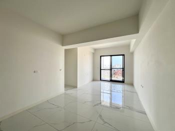 邰欣７０期★邊間三房平車