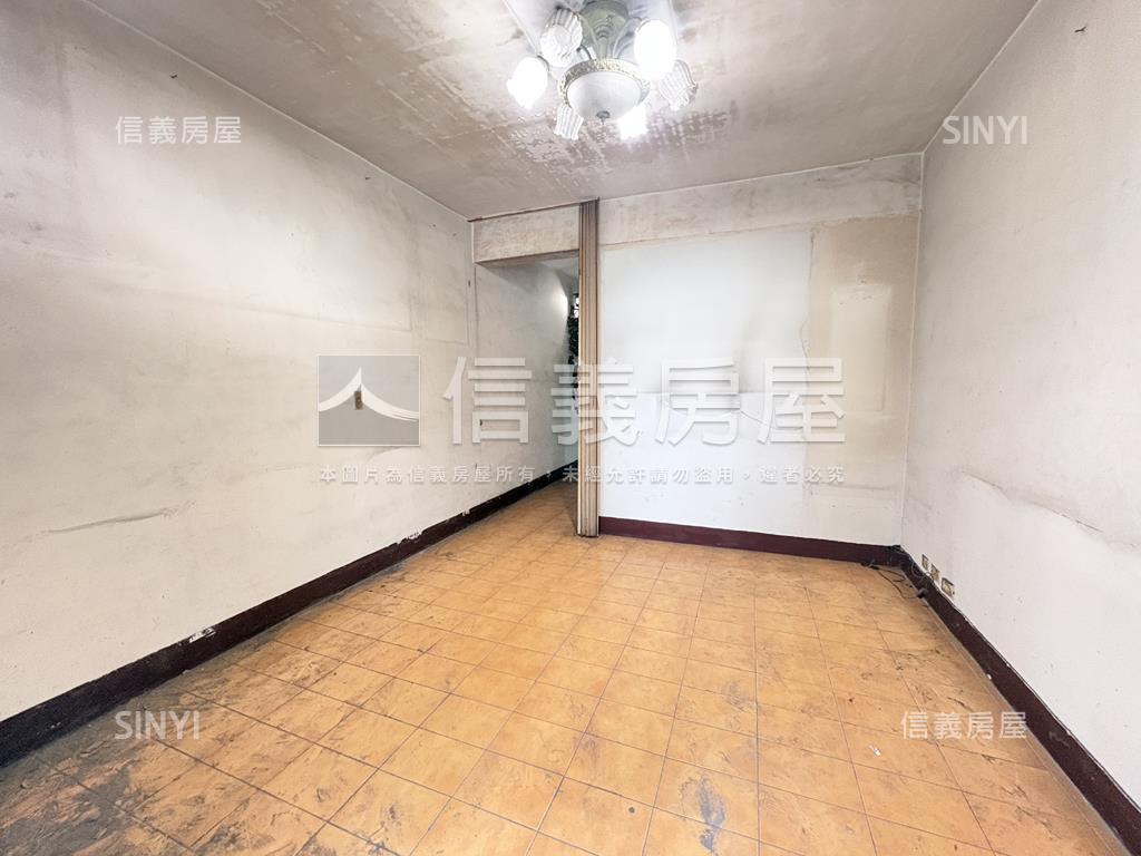 低樓層！低總價！歡迎賞屋房屋室內格局與周邊環境