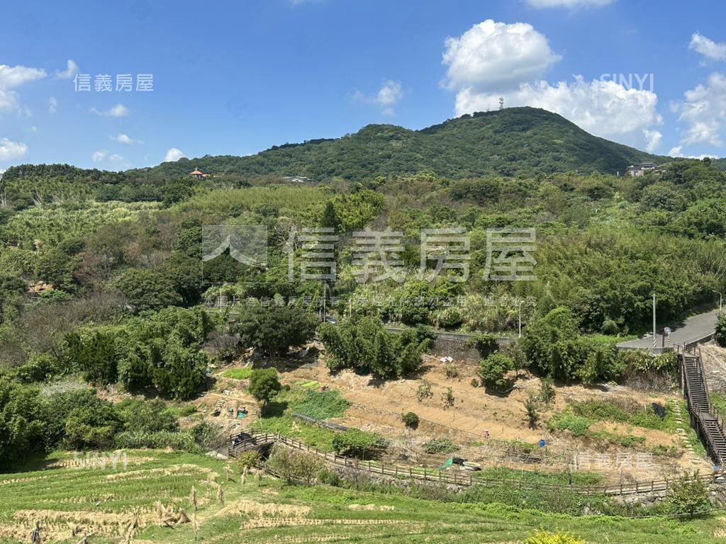 陽明山３５６８坪平坦土地房屋室內格局與周邊環境