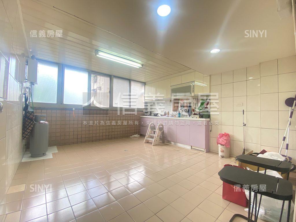 馬上幸福４房車位捷運宅房屋室內格局與周邊環境