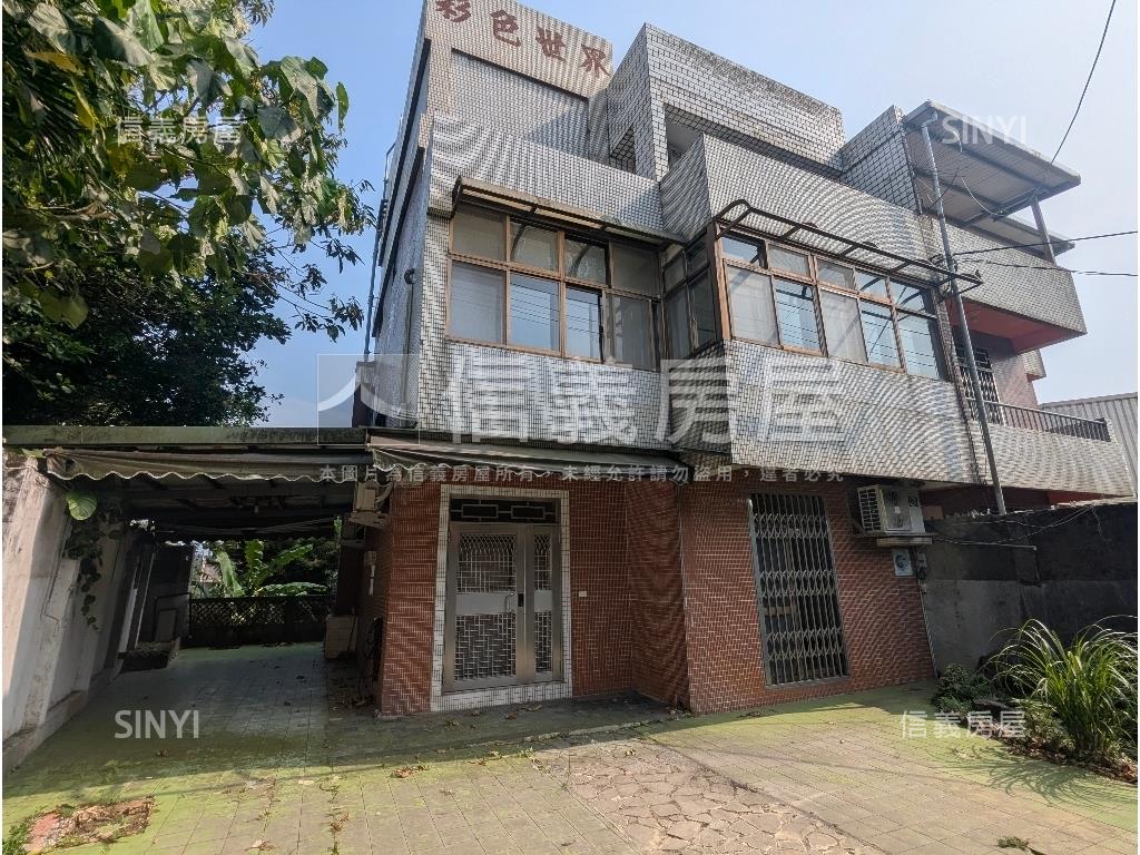 彩色世界大空間別墅房屋室內格局與周邊環境