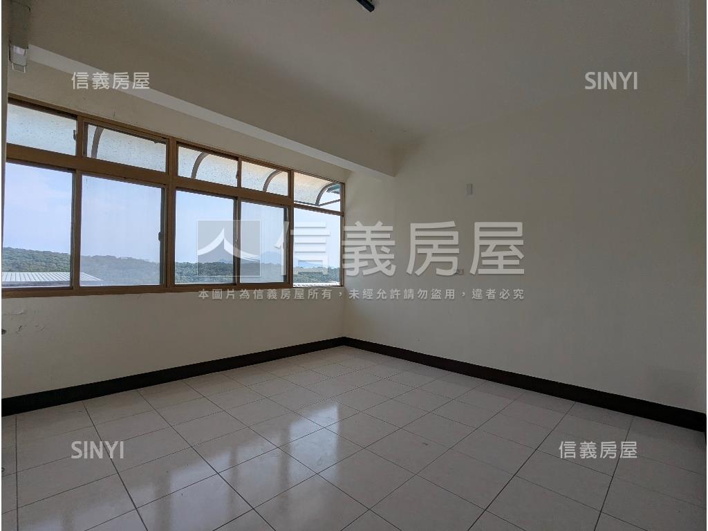 彩色世界大空間別墅房屋室內格局與周邊環境