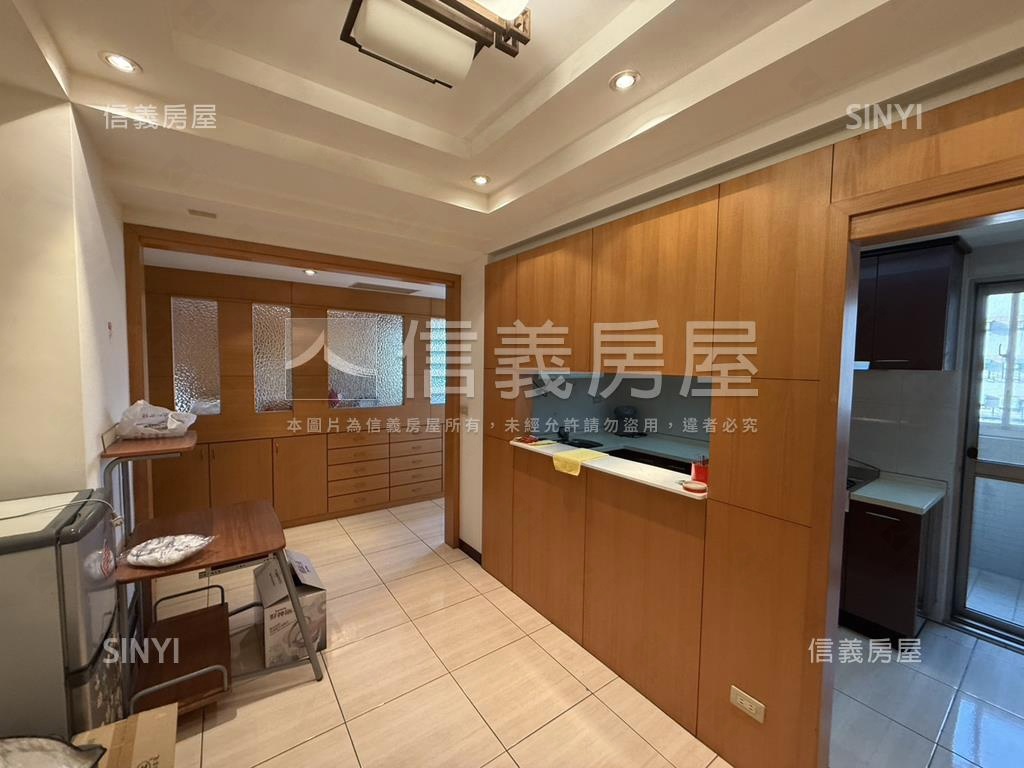 福德南路電梯九樓房屋室內格局與周邊環境