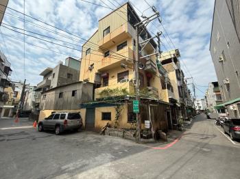 角窗大地坪透天